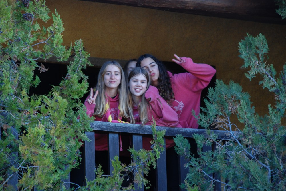 guies fent-se una foto