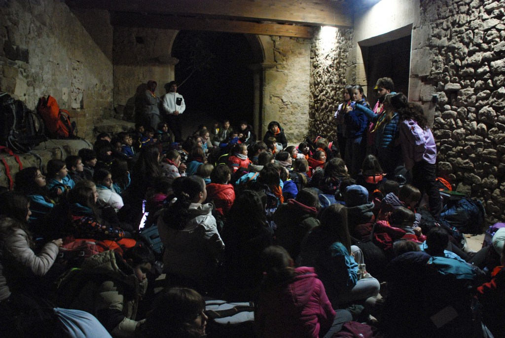 imatge de CiLL, LLiD i RiG escoltant als monis